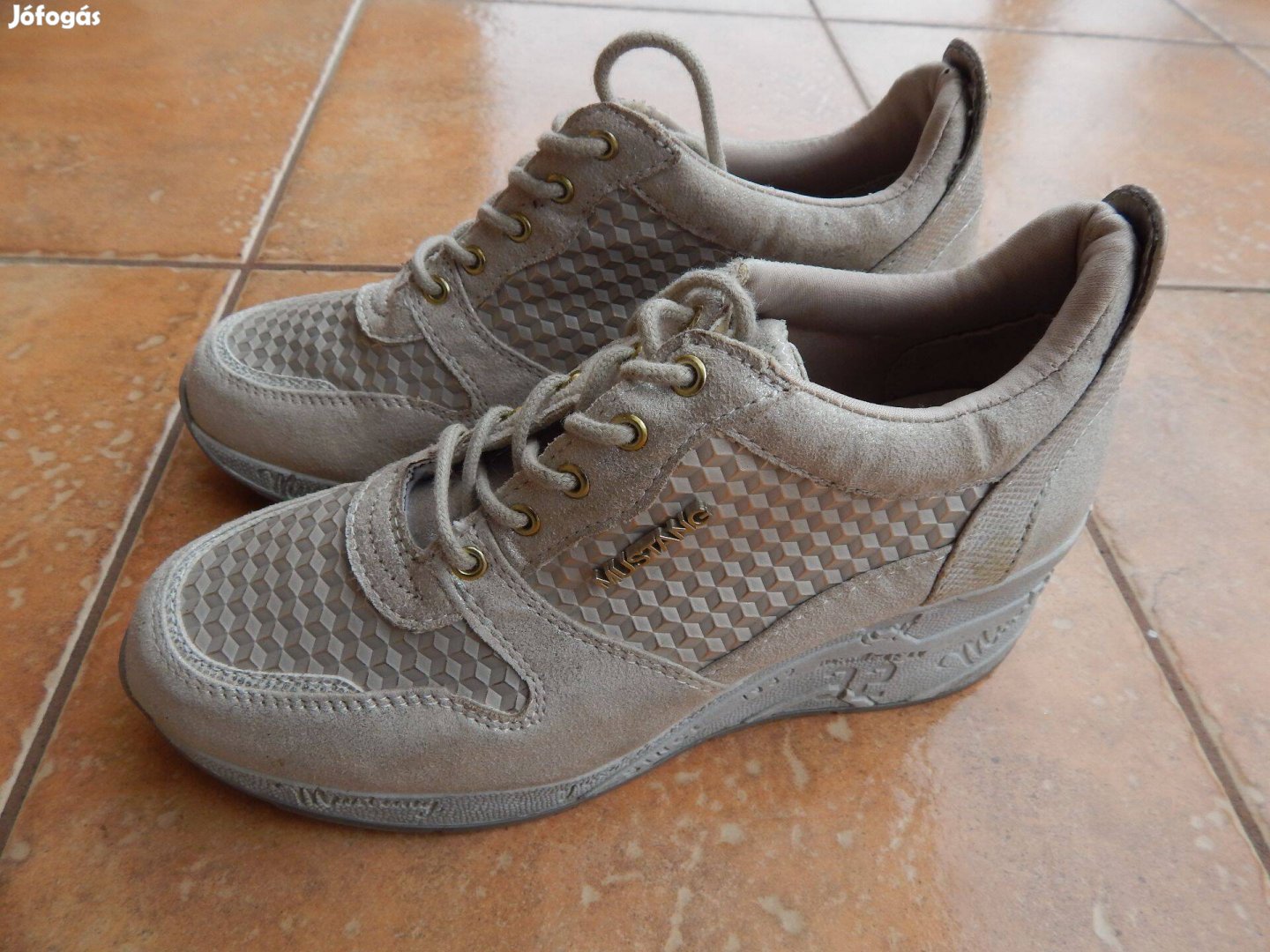 Mustang női cipő 37-es