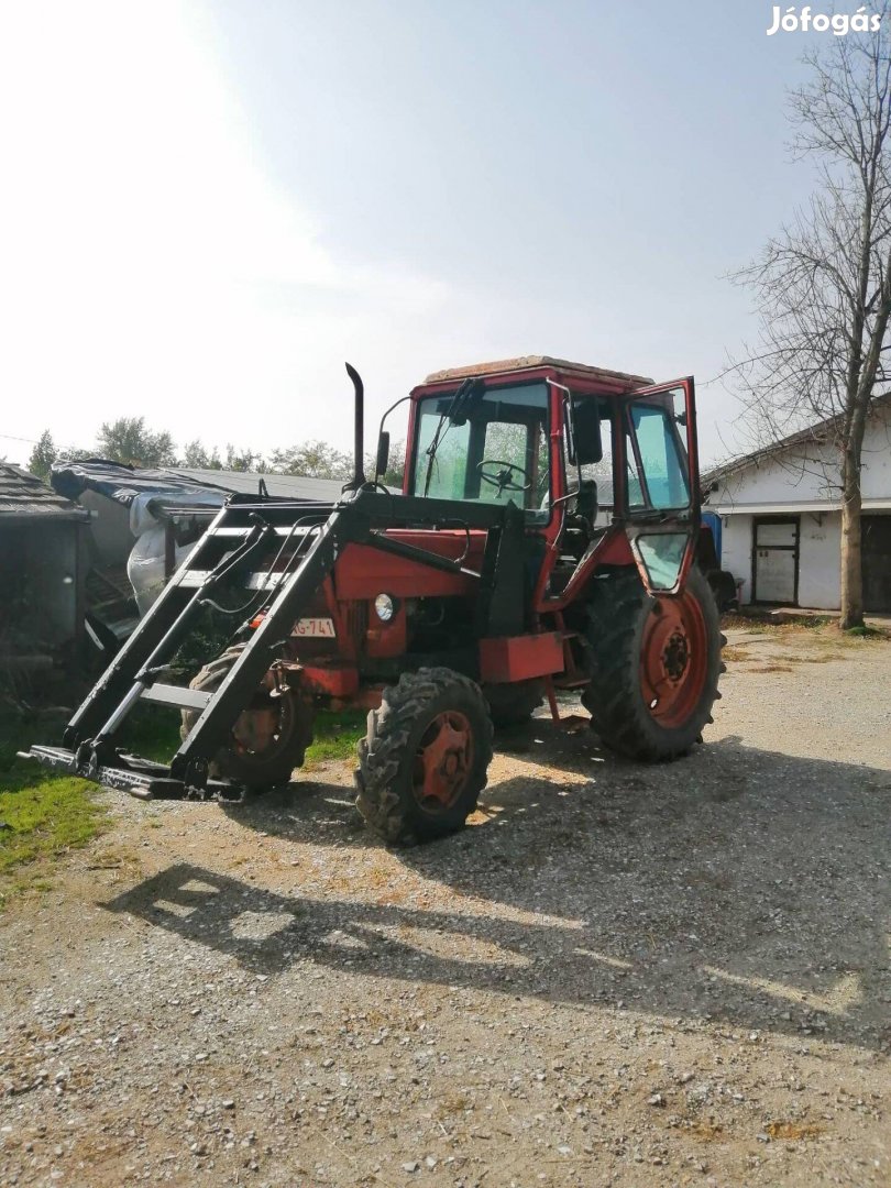 Műszakis MTZ 82 traktor