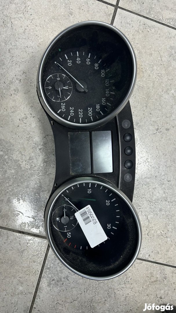 Műszeregység eladó