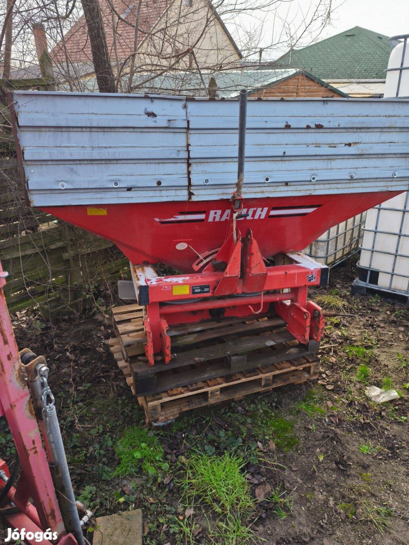 Műtrágyaszóró eladó 15q-s