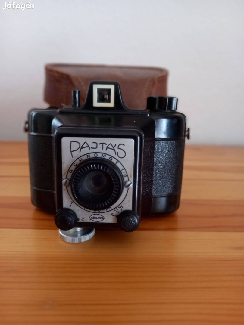 Múzeális Pajtás fényképezőgép eredeti bőr tokjában eladó!