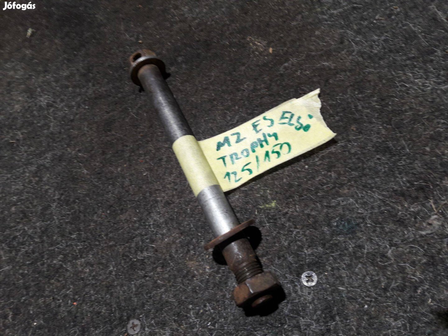 Mz Es Trophy 125 / 150 első kerék tengely