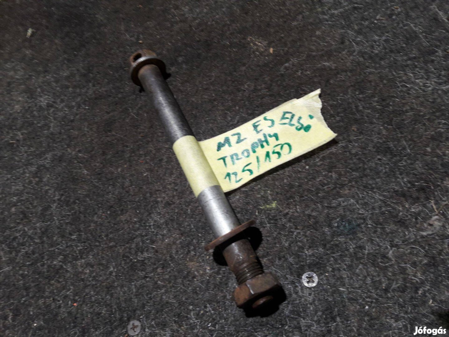Mz Es Trophy 125 / 150 első kerék tengely szett