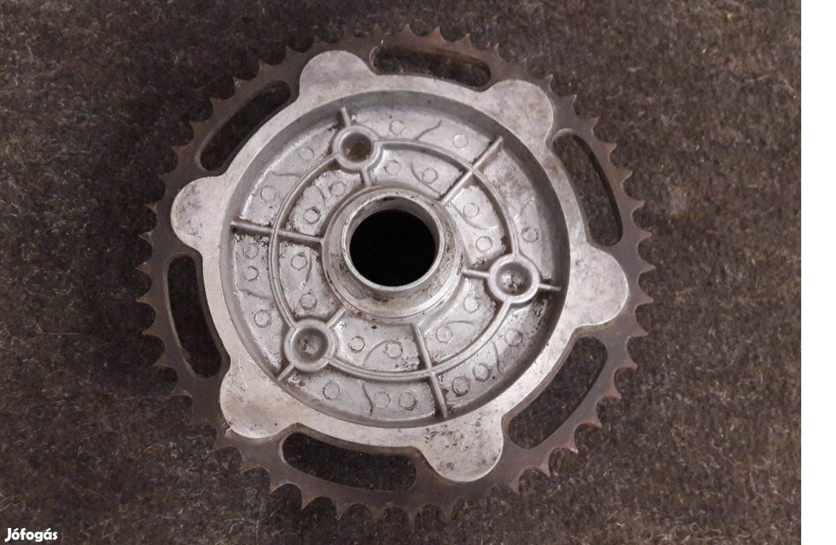 Mz Ts / Es Trophy 125 / 150 hátsó nagy lánckerék