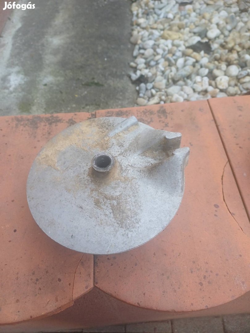 Mz féklap képek szerint eladó.