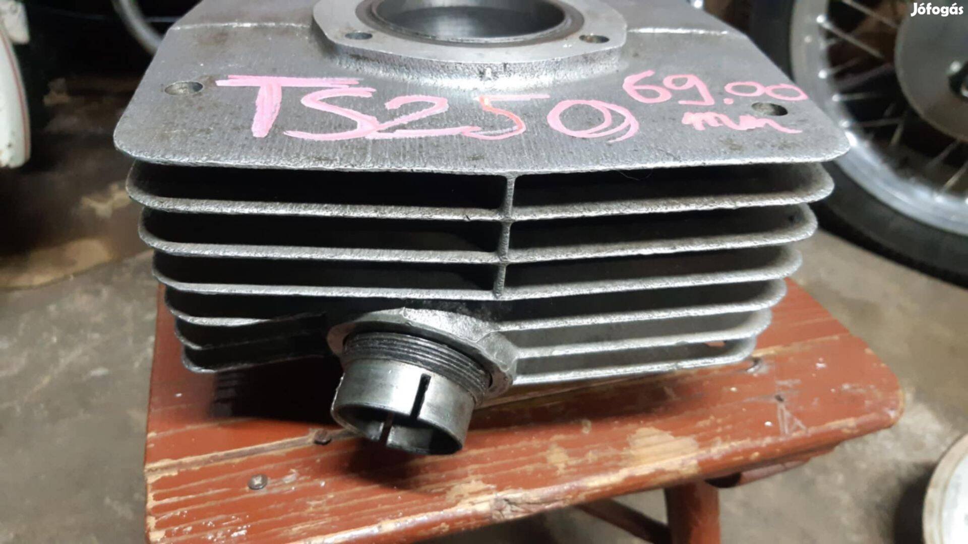 Mz ts,trophy 250 henger jó állapotú
