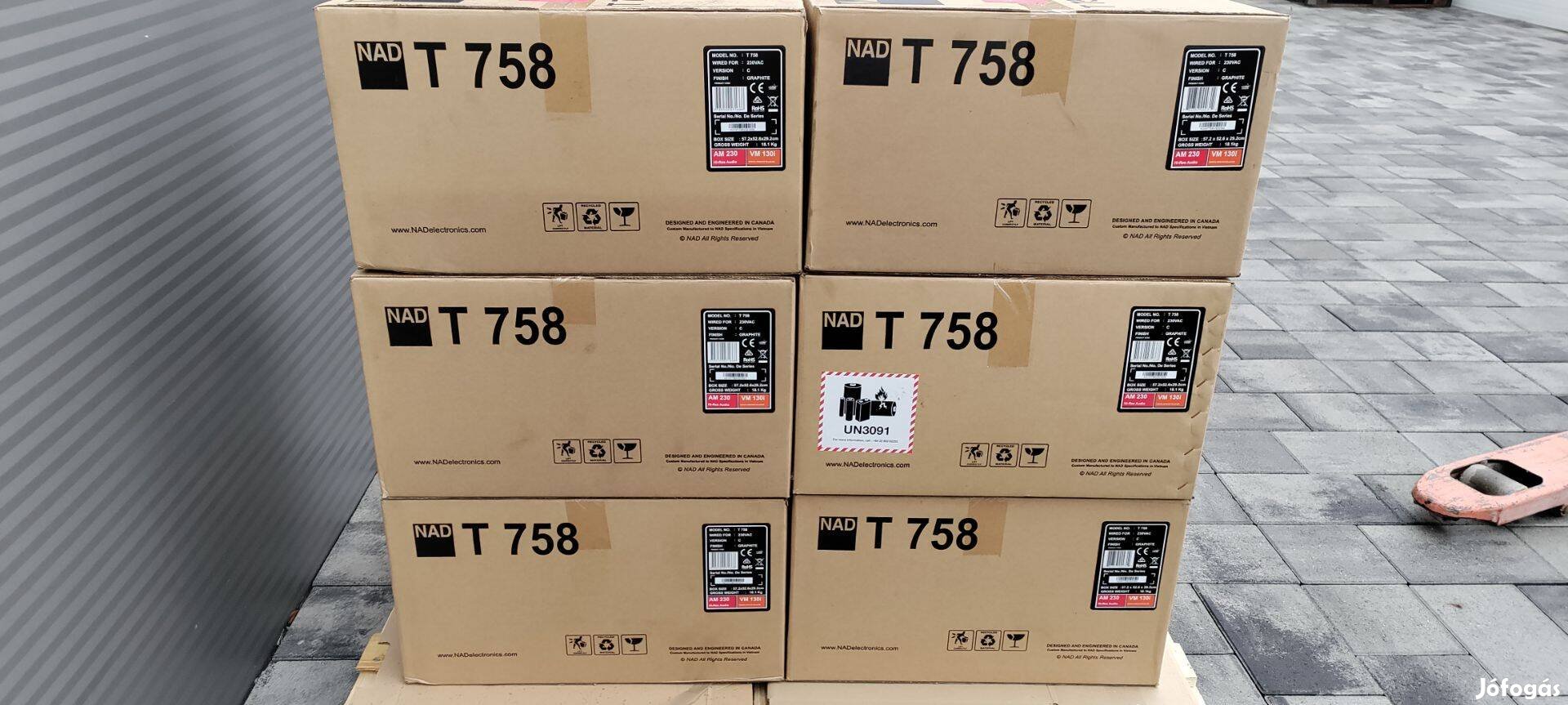 NAD T758 V3i házimozi erősítő eladó! Új, gyári, bontatlan!