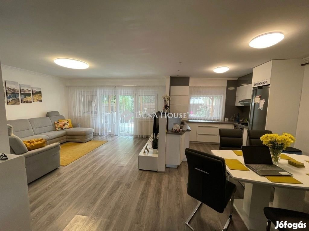 NAPPALI 3 SZOBÁS SORHÁZ, NAPELEMMEL