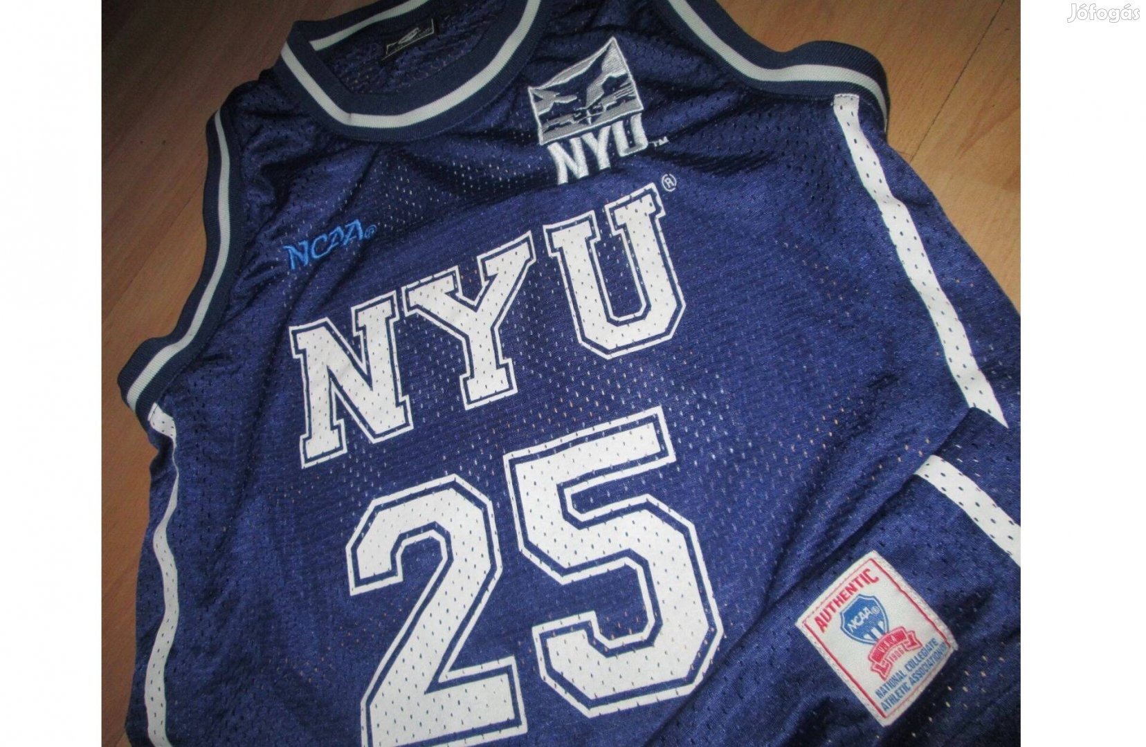 NCAA New York University Violets kosaras mez