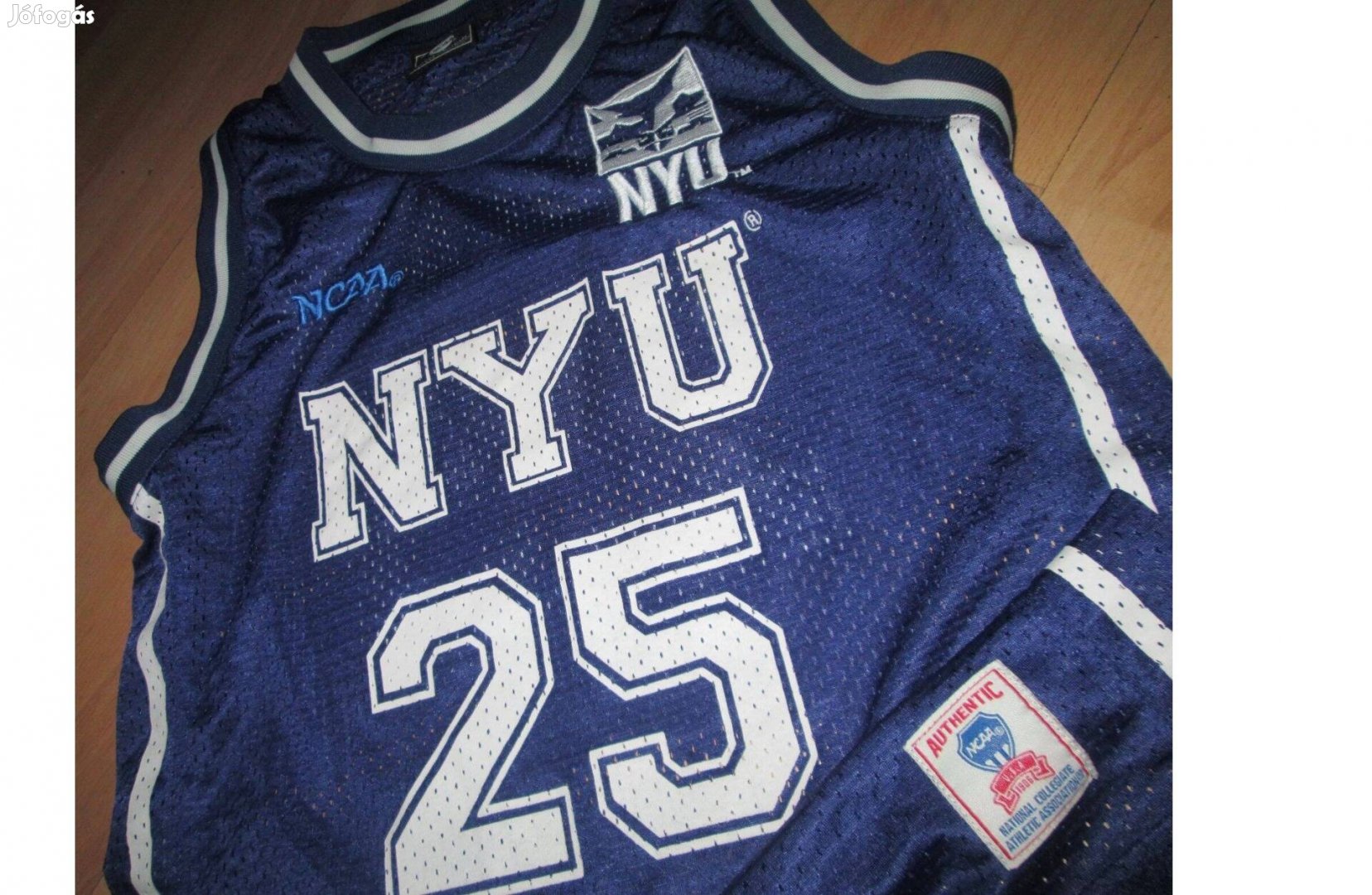 NCAA New York University Violets kosaras mez