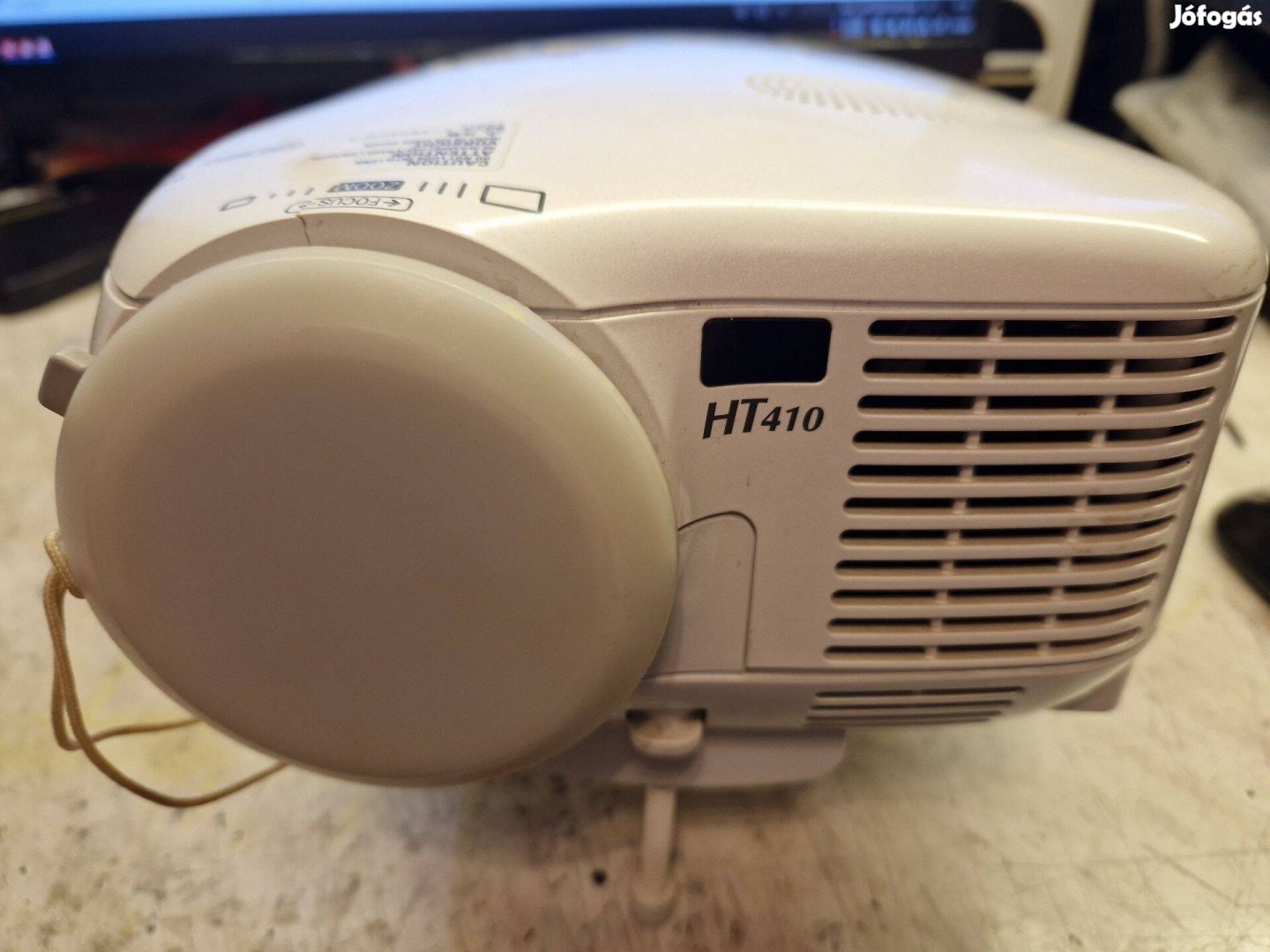 NEC HT410 projector