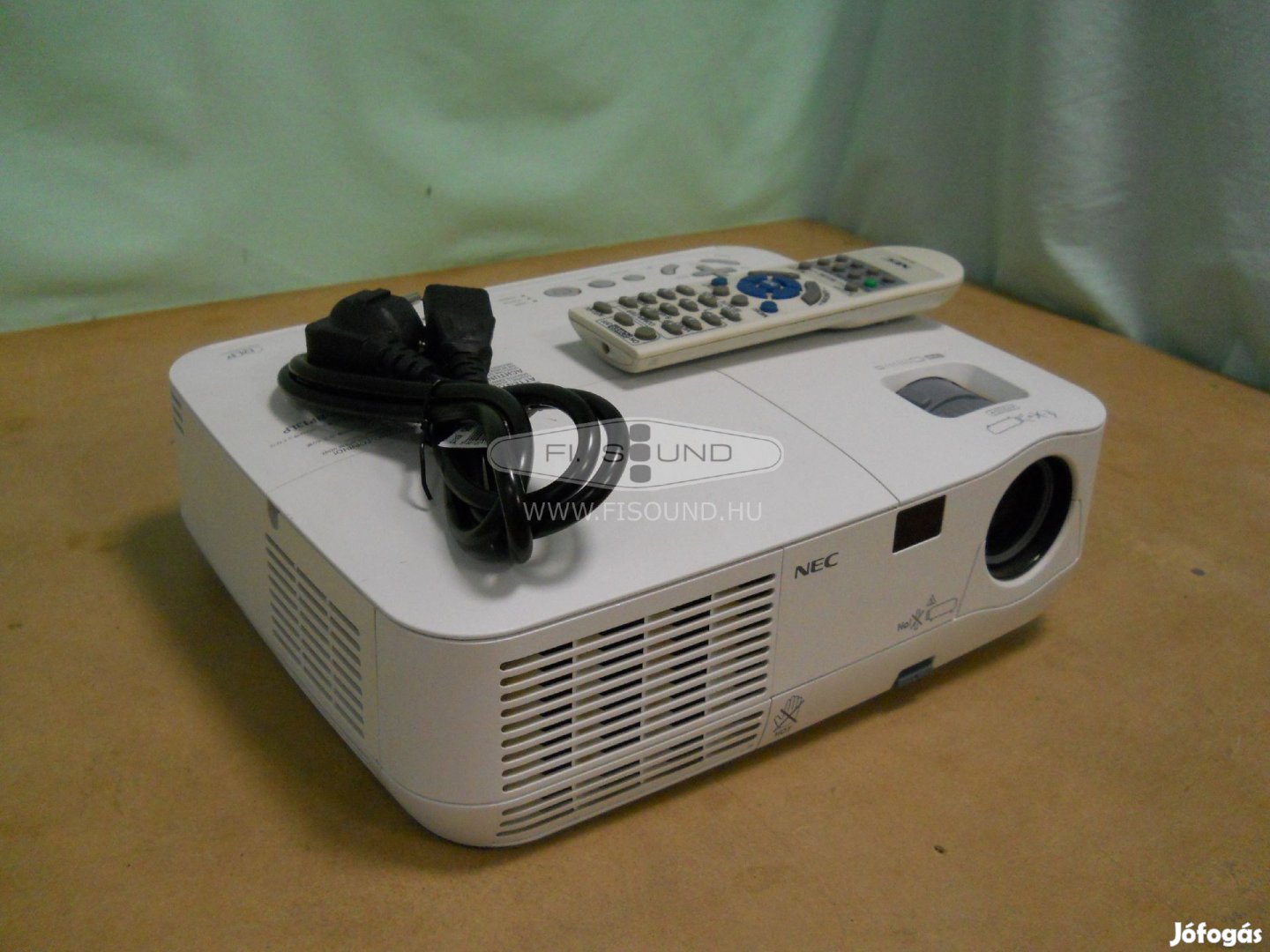 NEC NP215 ,DLP-s LCD Projector gyári távirányítóval