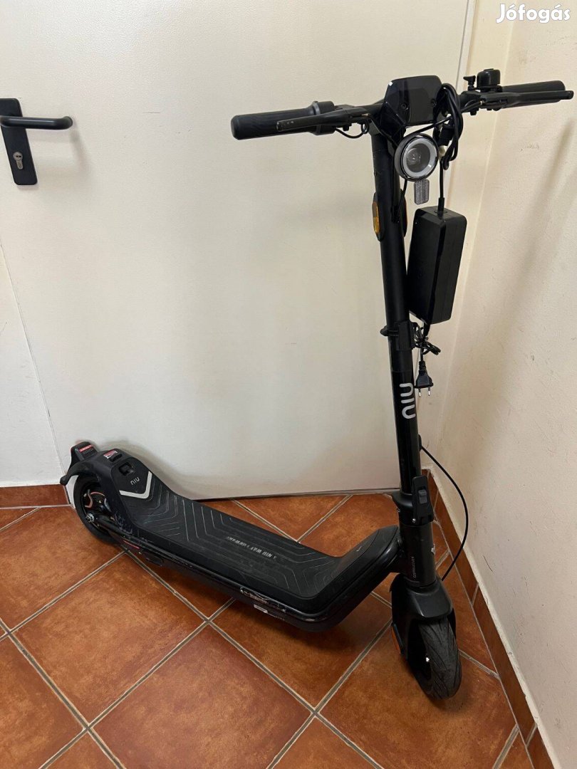 NIU Kqi3 Pro elektromos roller