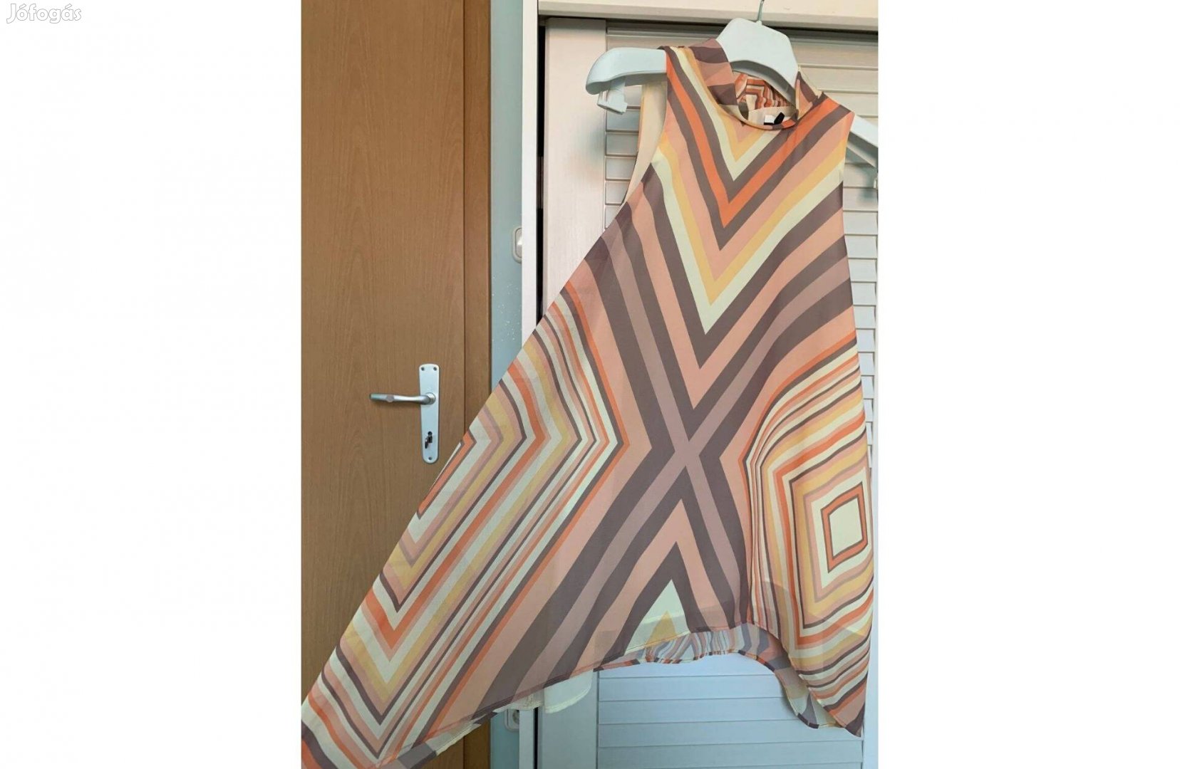 NO Secrets olasz csíkos felső aszimmetrikus S új