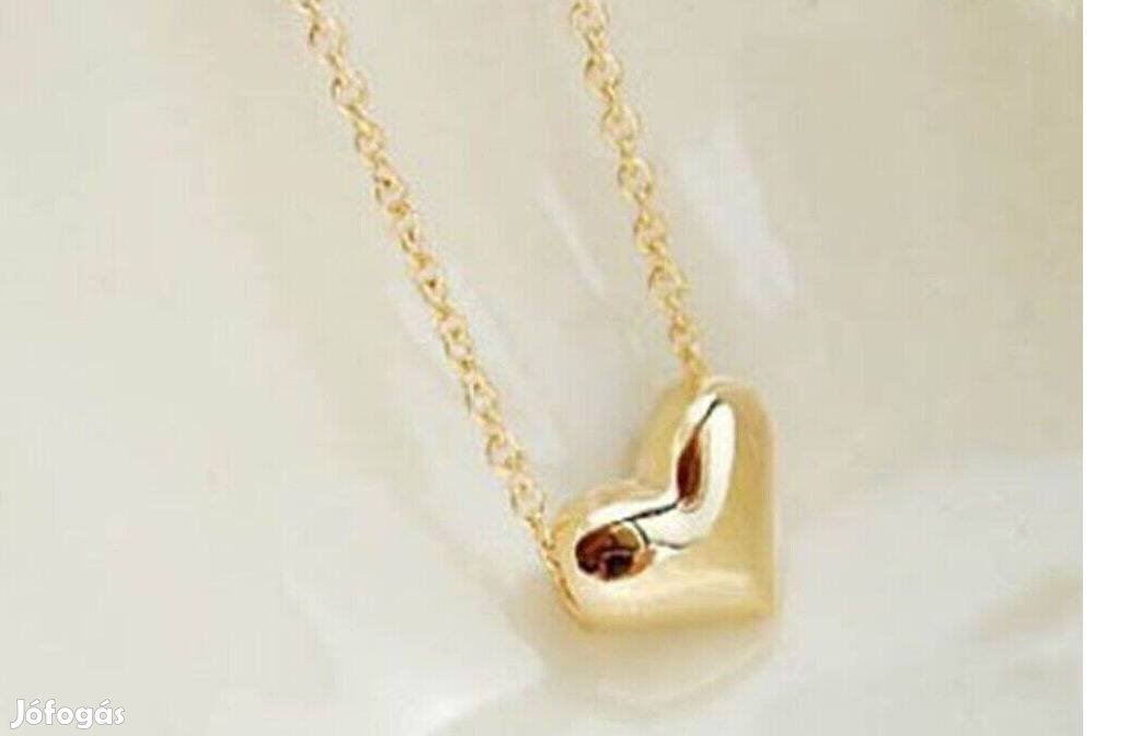 NYM54 - Arany színű nyaklánc mini szív medállal