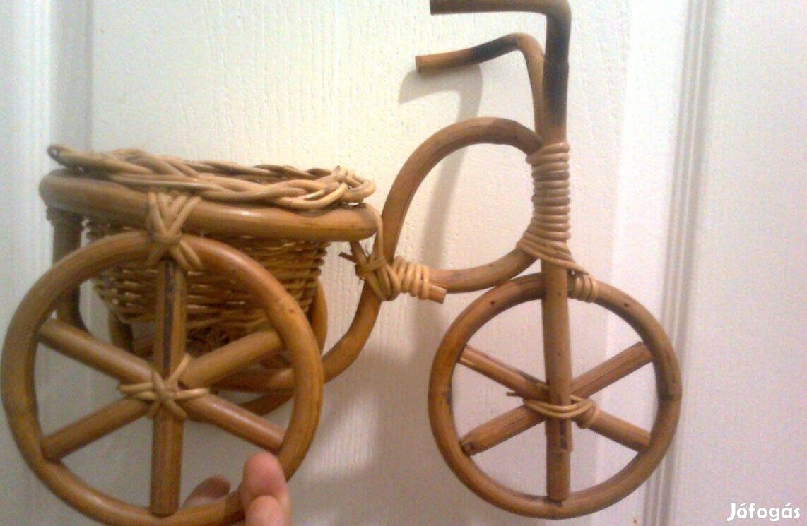 Nád Kerékpár - Kézműves Munka