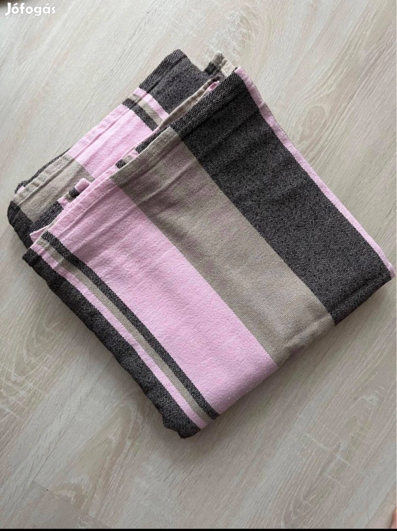 Nadu szövött hordozókendő