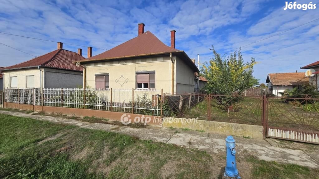 Nádudvari eladó 65 nm-es ház