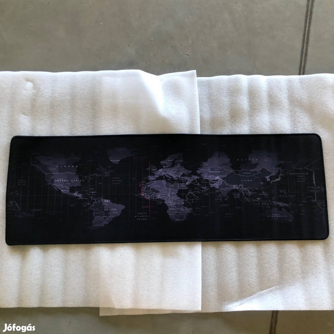 Nagy Gamer egérpad XXL világtérképes 8030 cm fekete