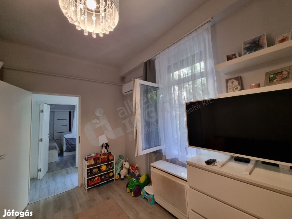 Nagy Lajos Király útján másfélszobás lakás kiadó