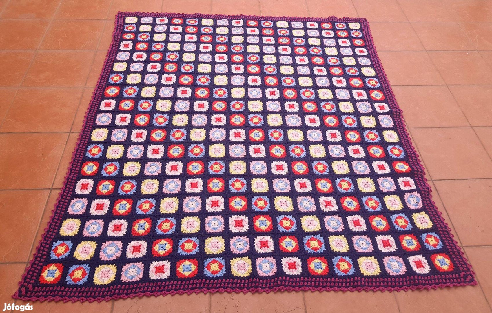 Nagy, kézzel készített takaró terítő 20260328