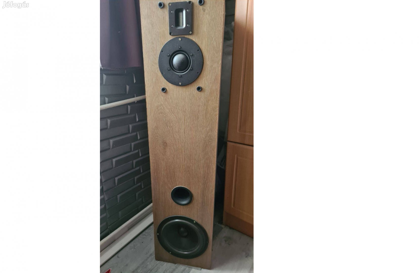 Nagy álló hangfalak Hi-end sugárzókkal