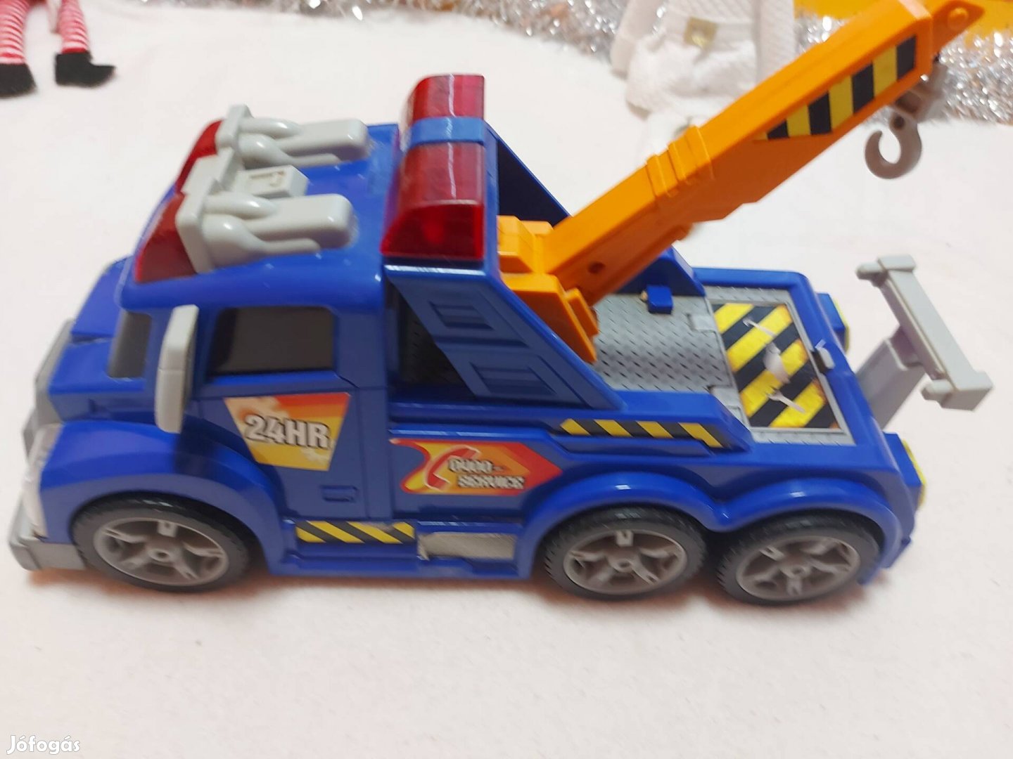 Nagy autóvontató,elemes!