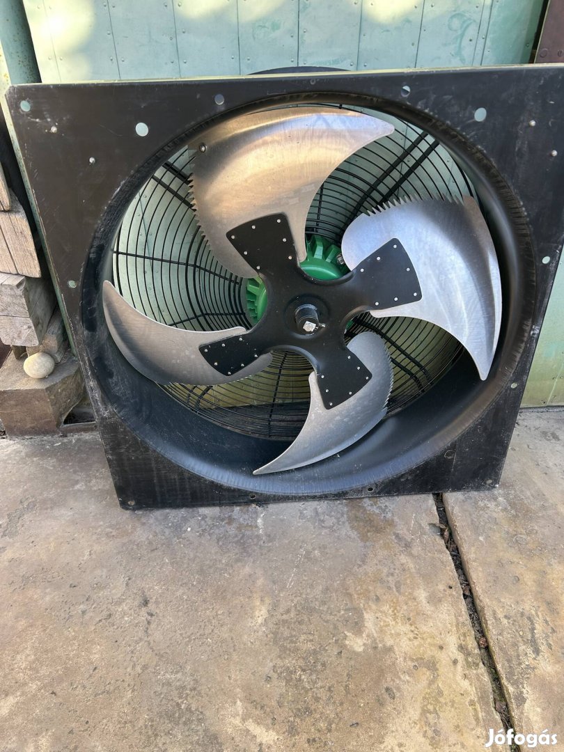 Nagy bontott ventillátor