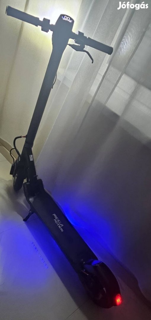 Nagy elektromos roller, új külső és belső gumik,31 km/ h, 
