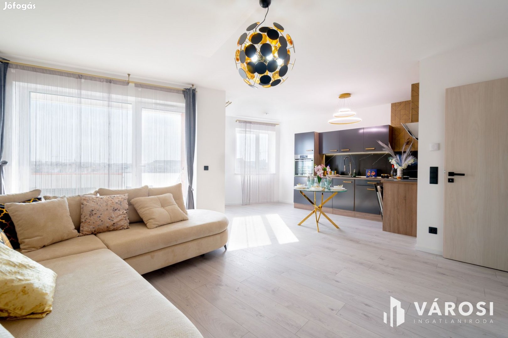 Nagy erkélyes okosotthon a 13. kerületben, ajándék tárolóval