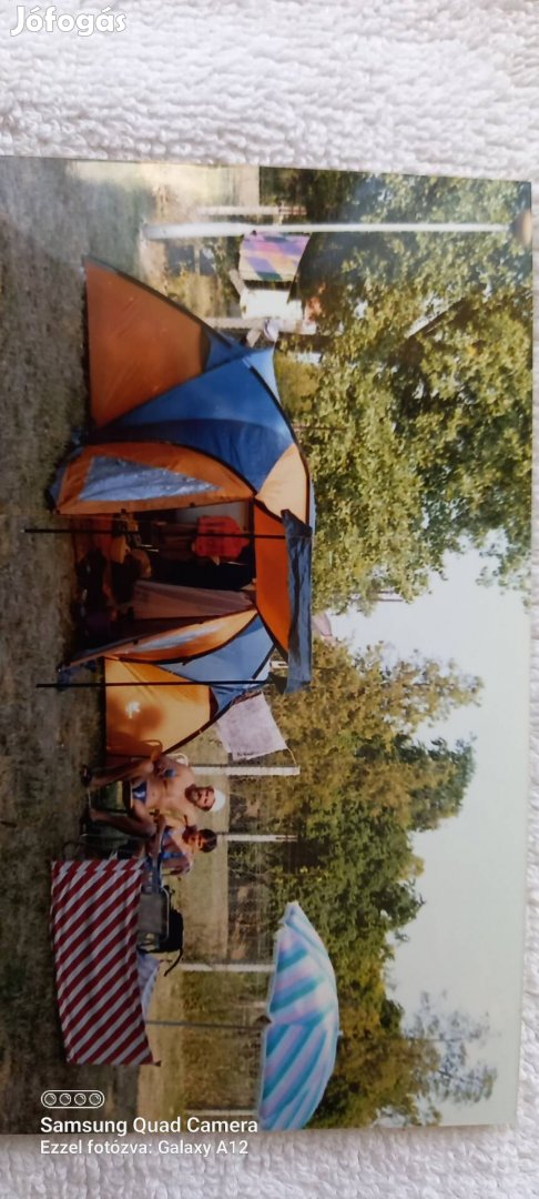Nagy méretű 2 hálófülkés 4 személyes ,camping sátor . 