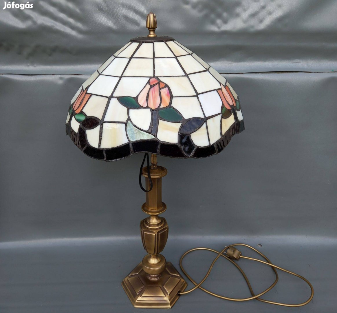Nagy méretű Tiffany asztali lámpa
