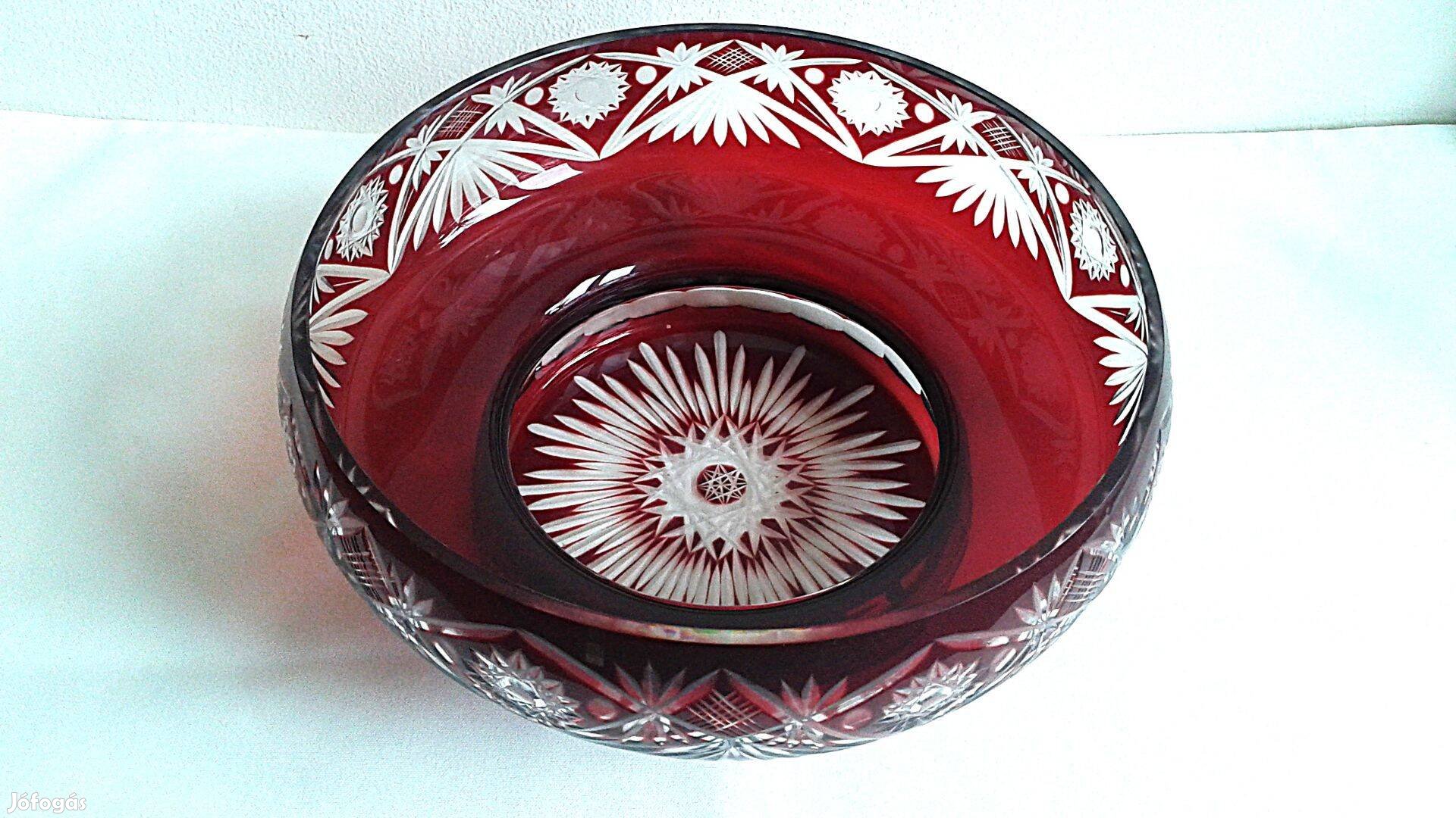Nagy méretű, gyönyörű, csiszolt bordó kristály tál, 27 cm