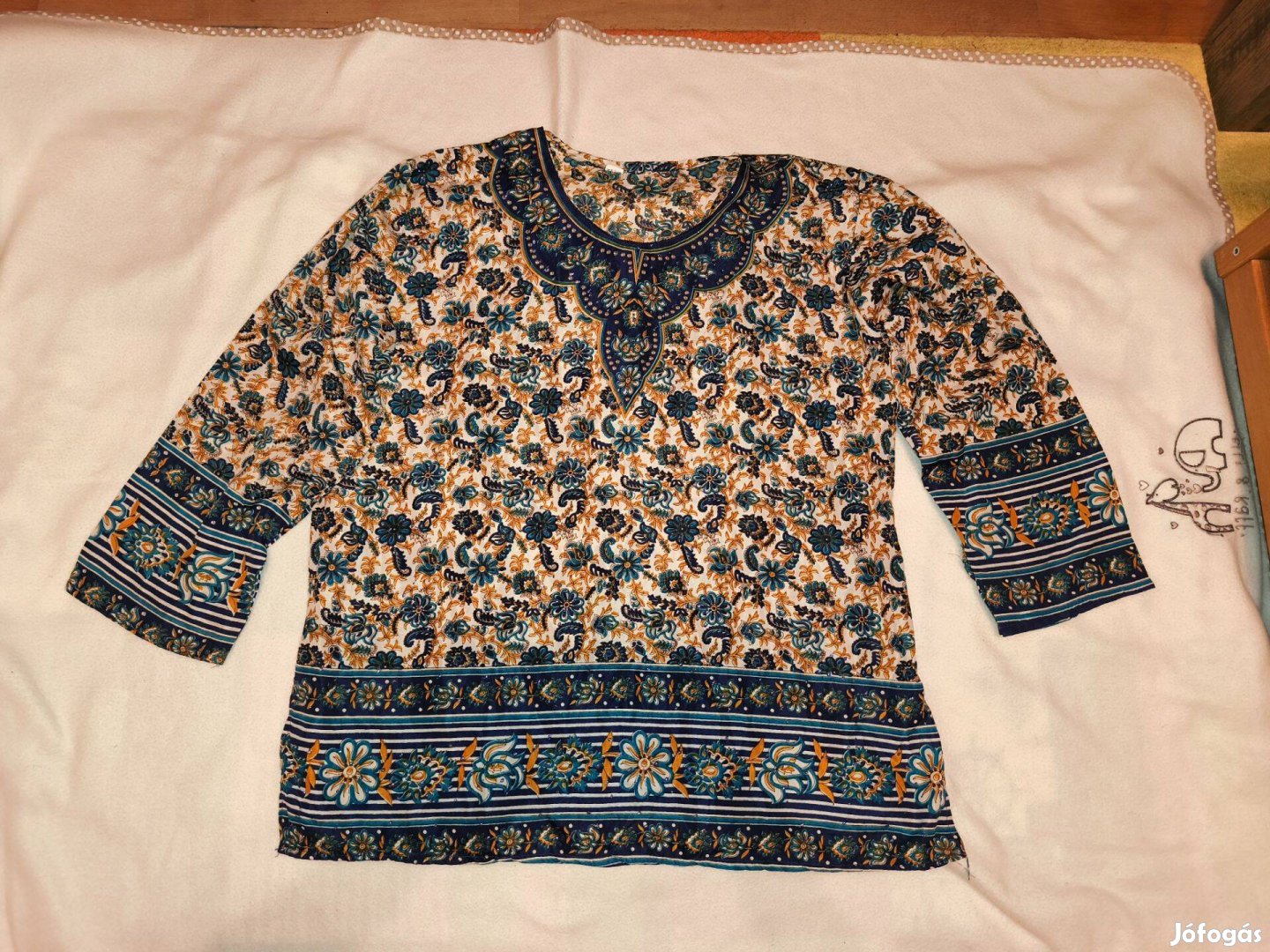 Nagy méretű gyönyörű felső