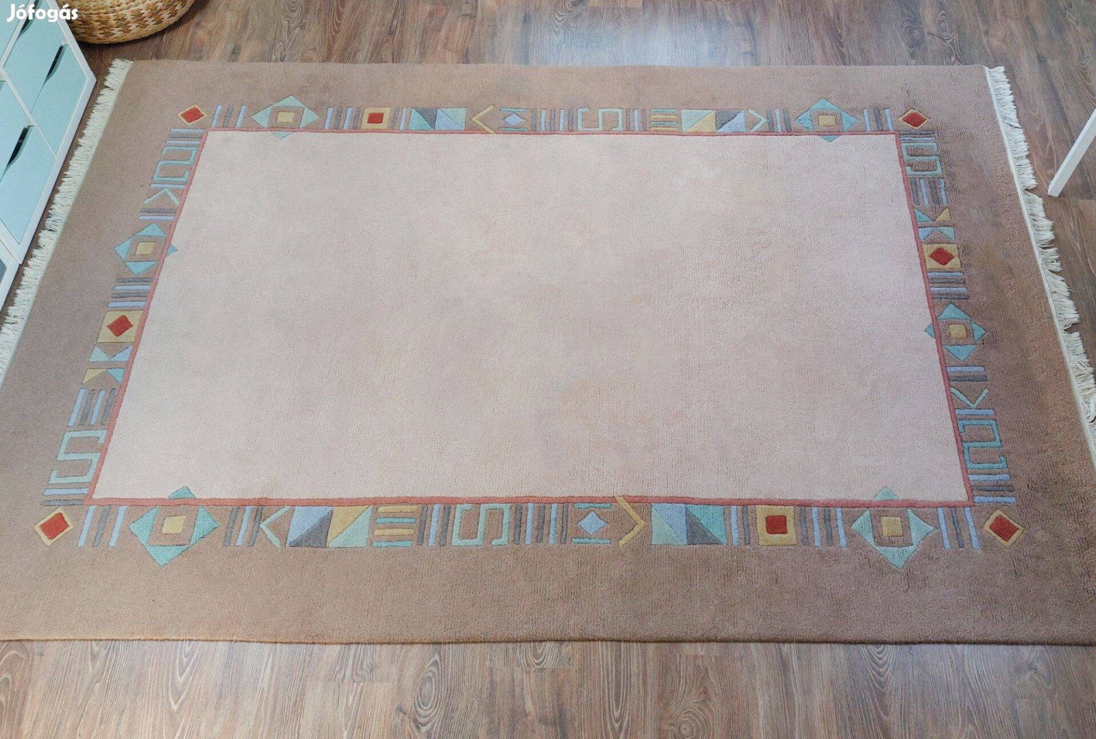 Nagy méretű minőségi gyapjú szőnyeg nagyon szép állapotban