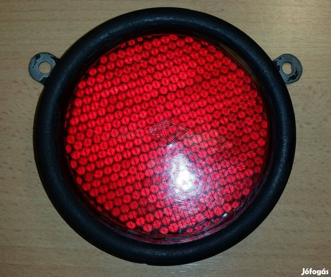 Nagy méretű piros prizma, macskaszem eladó