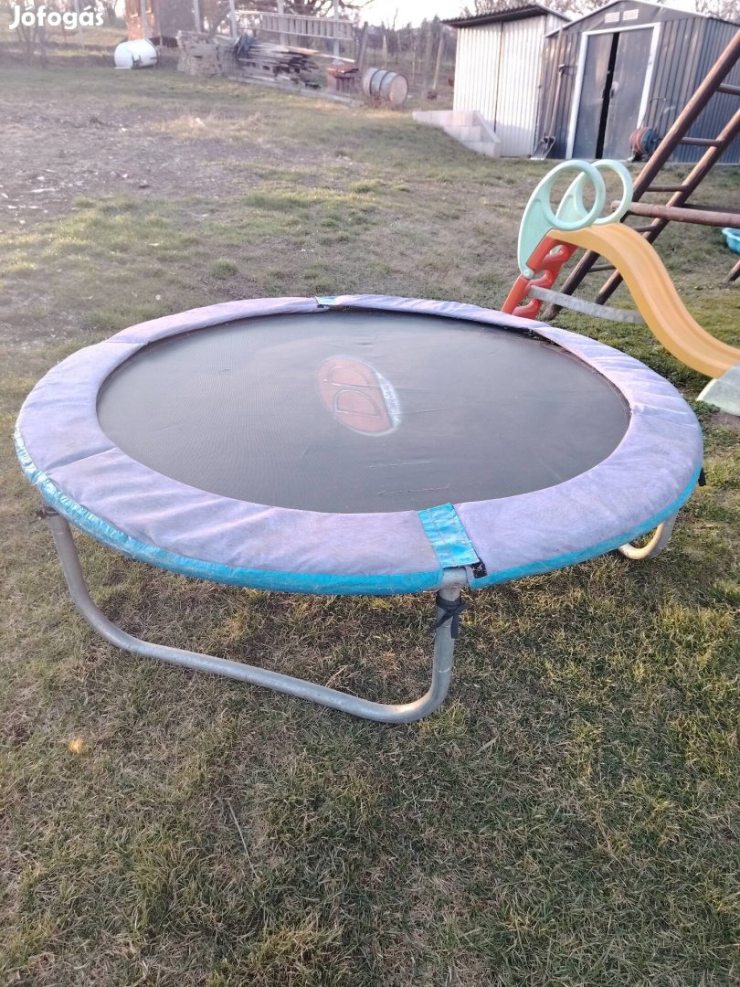 Nagy méretű trambulin eladó