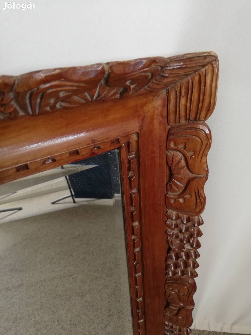 Nagy metszett tükör fa kerettel 78x68