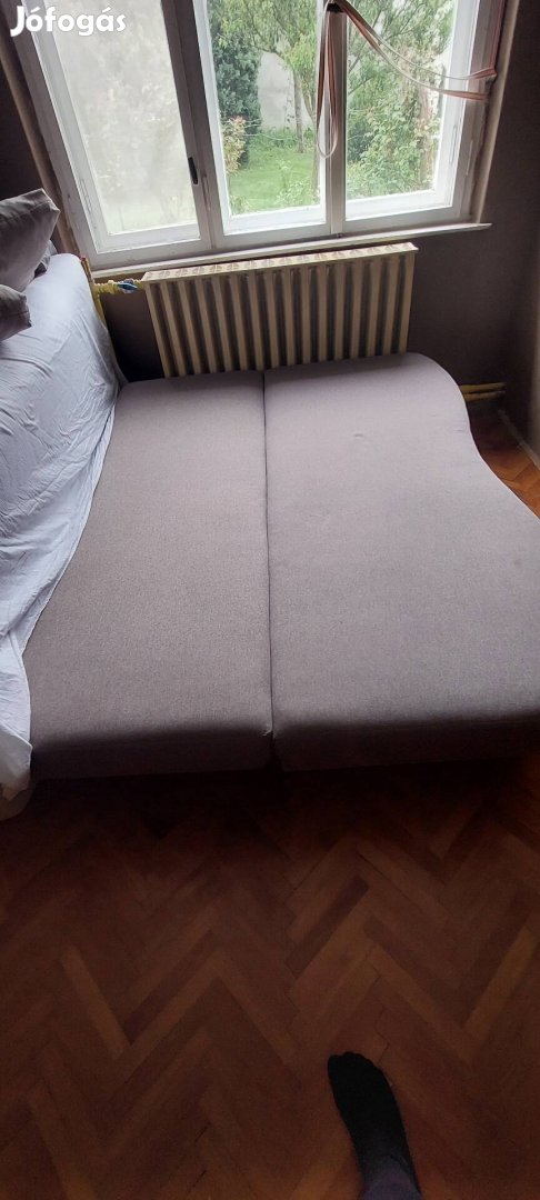 Nagy nyitható kanapé 