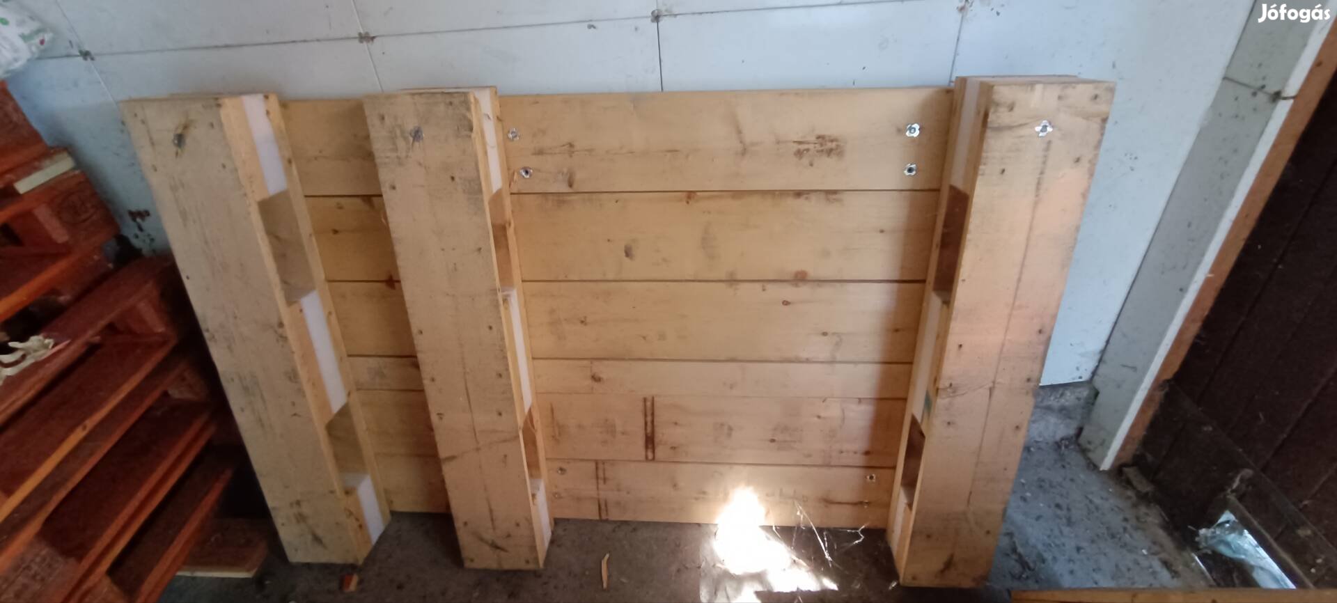 Nagy penz automat raklap