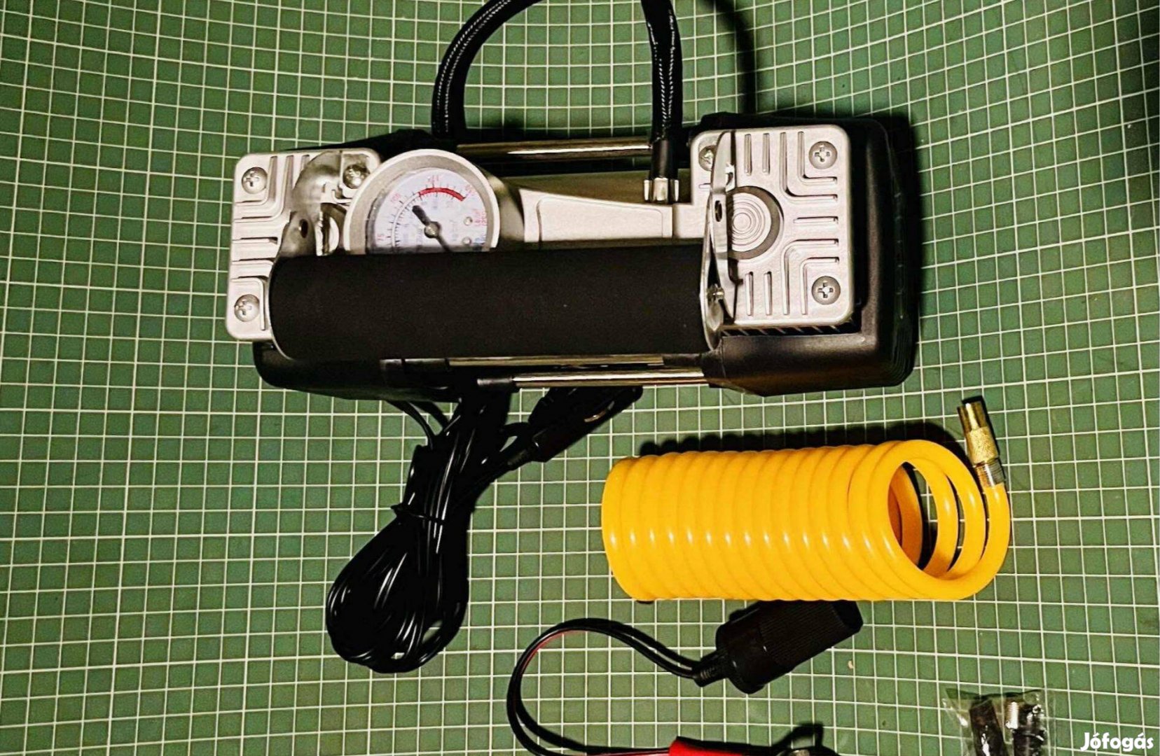 Nagy teherbírású 12V Kéthengeres Autós Kompresszor levegő fújó