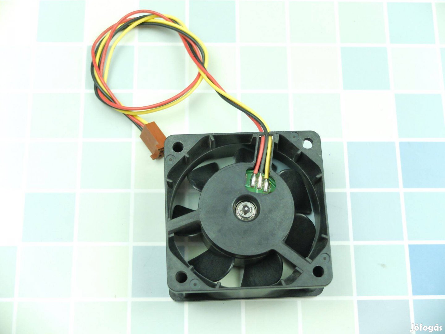 Nagy teljesítményű 60 X 60 12V számítógépház hűtő ventilátor