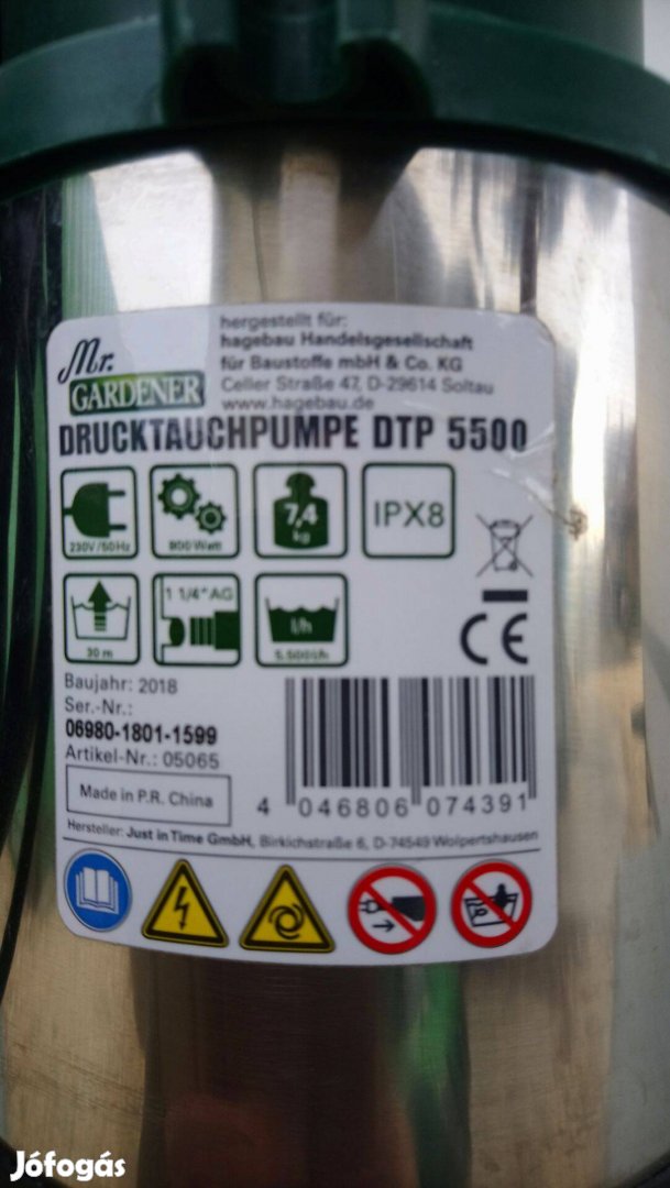 Nagy teljesítményű 800W-os merülőszivattyú tiszta vízhez, 5500L/h