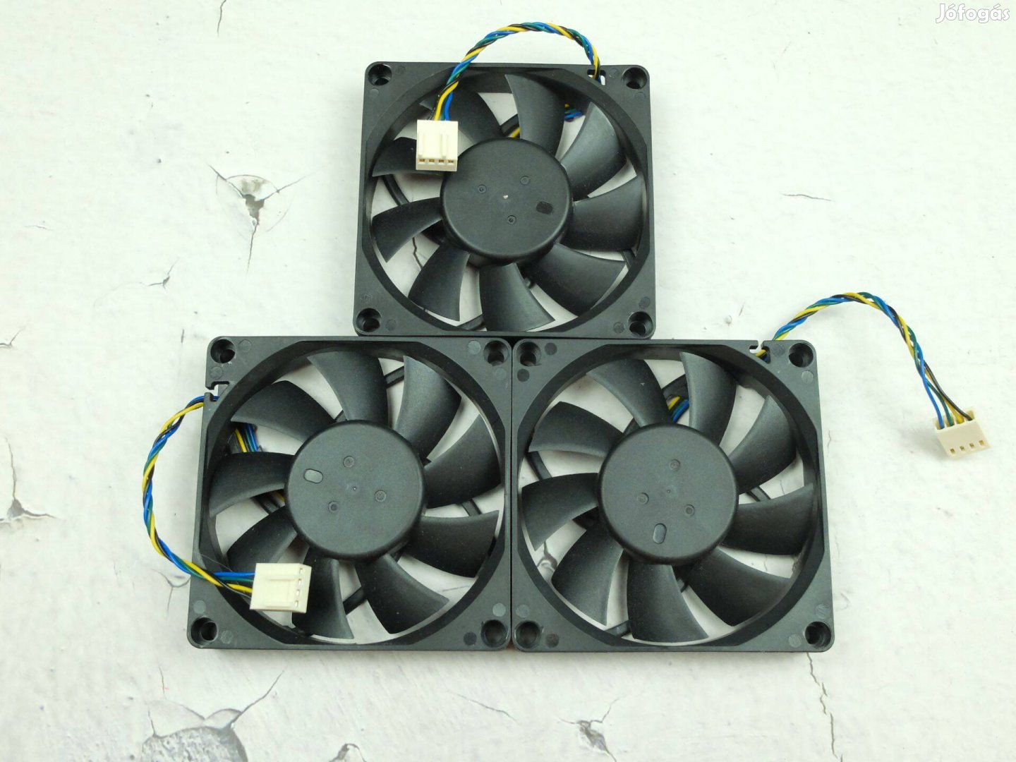 Nagy teljesítményű 80mm 12V számítógépház hűtő ventilátor 4PIN