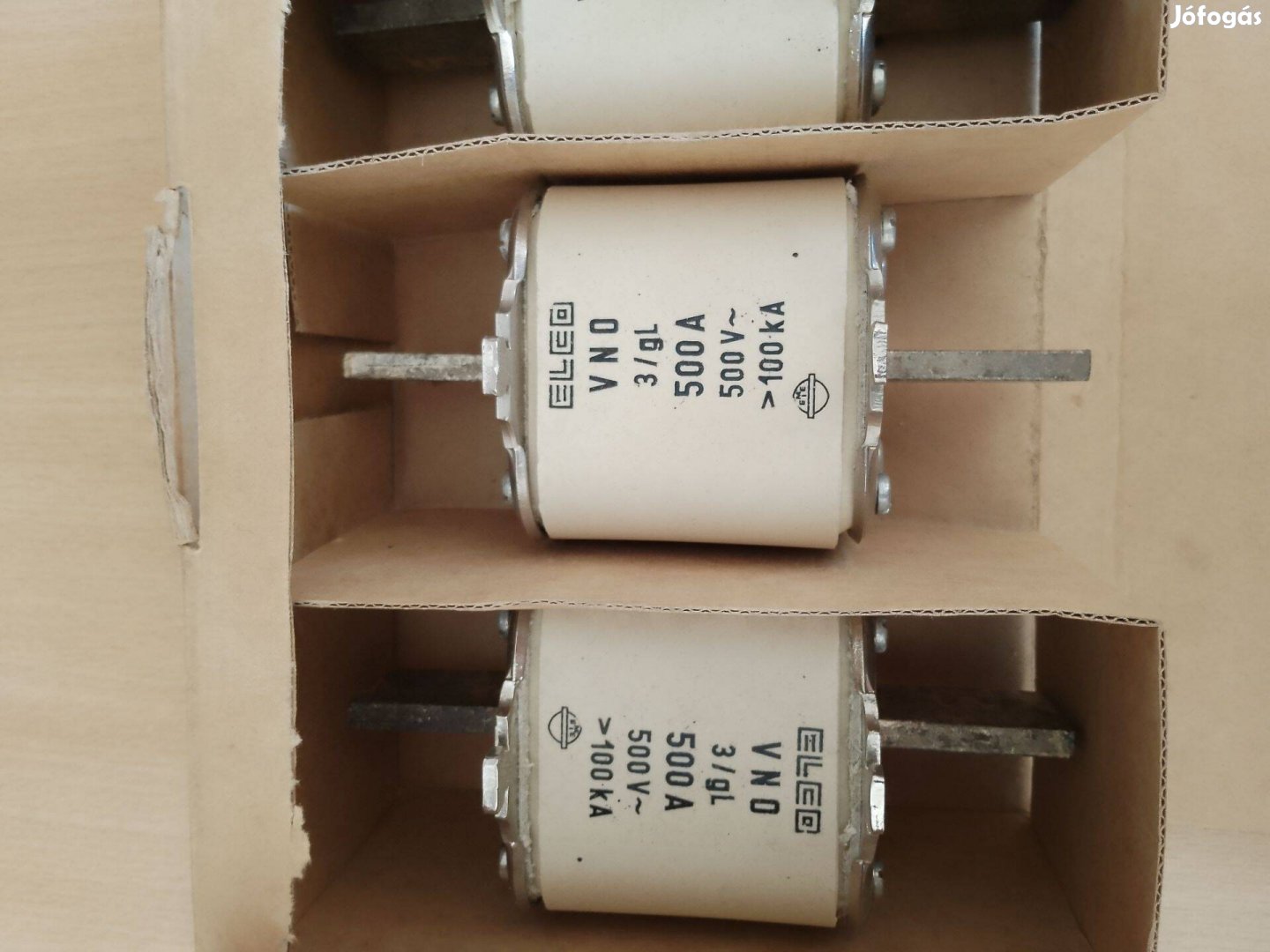 Nagy teljesítményű késes olvadóbetét