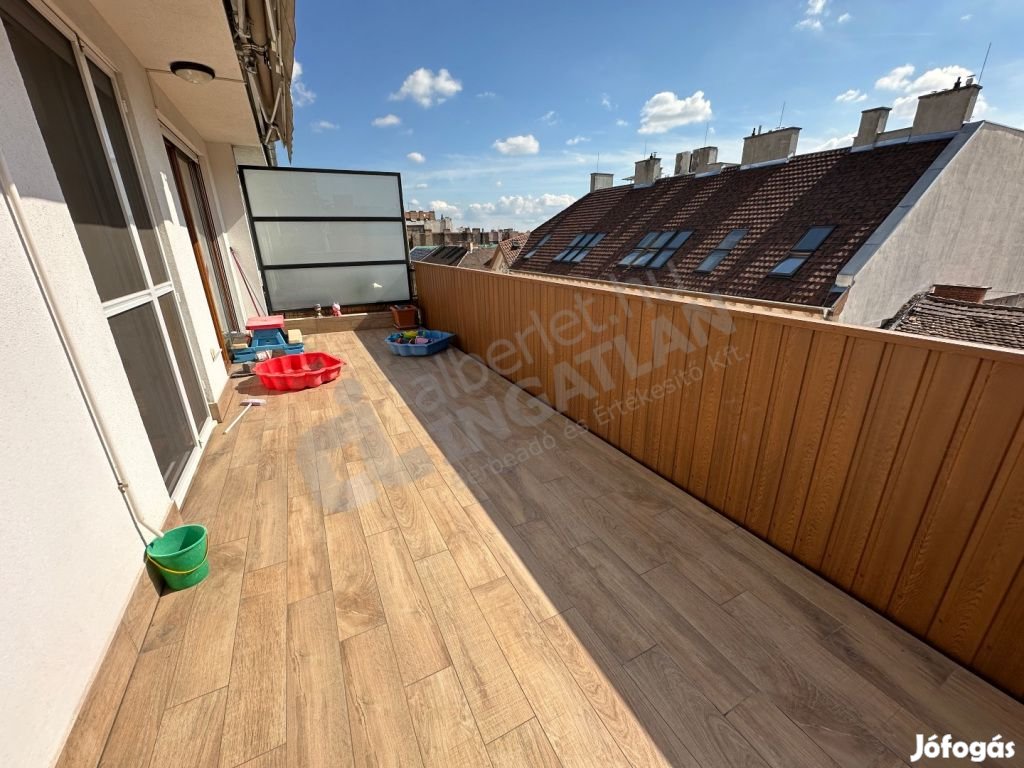 Nagy teraszos, panorámás, két hálós lakás a Vörösmarty utcában kiadó