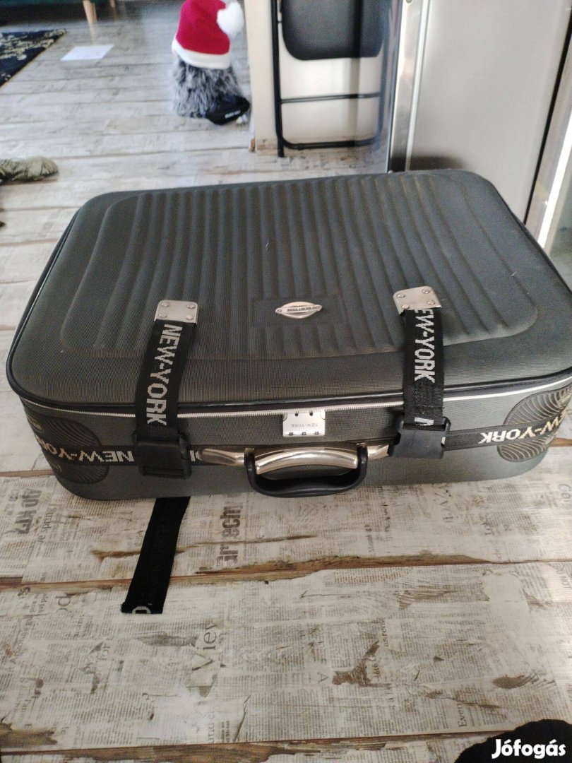 Nagy utazó bőrönd