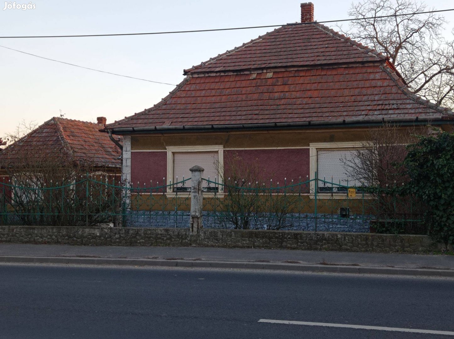Nagycsécs központjában tulajdonostól 80nm-es családi ház eladó!