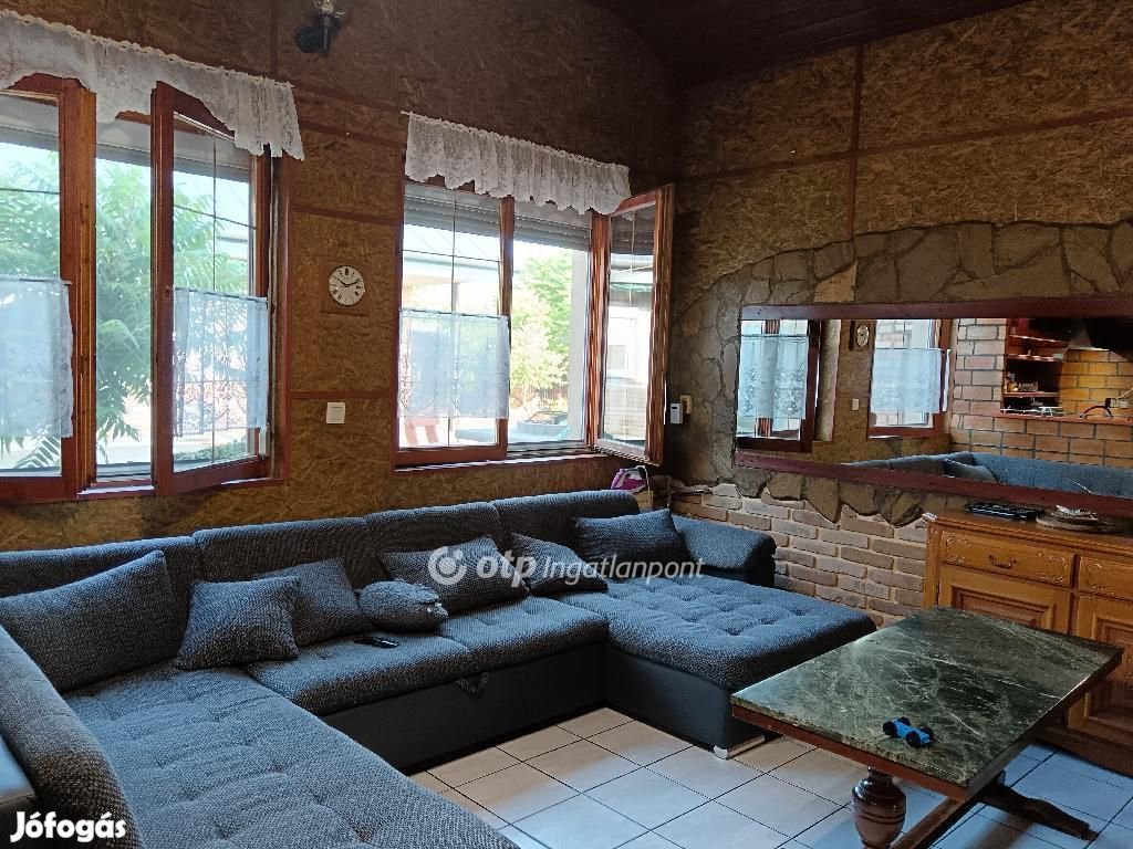 Nagykállói 100 nm-es ház eladó