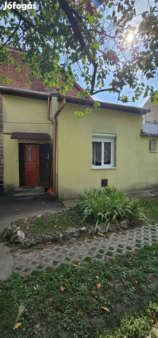 Nagykanizsán a belvárosban udvari lakás kedvező áron eladó!